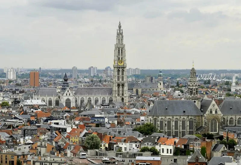 Plaatsbeschrijving Antwerpen – zicht op de stad