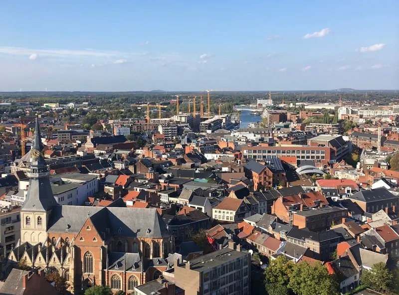 Plaatsbeschrijving Hasselt – zicht op de stad